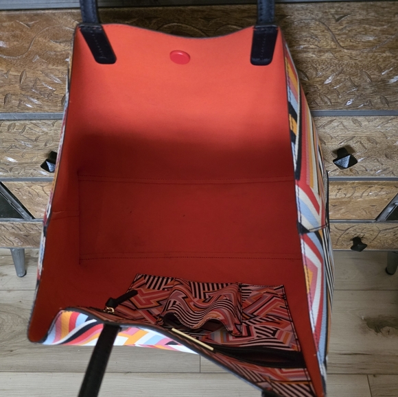 Tory Burch Kerrington T Print Tote - Picture 5 of 15